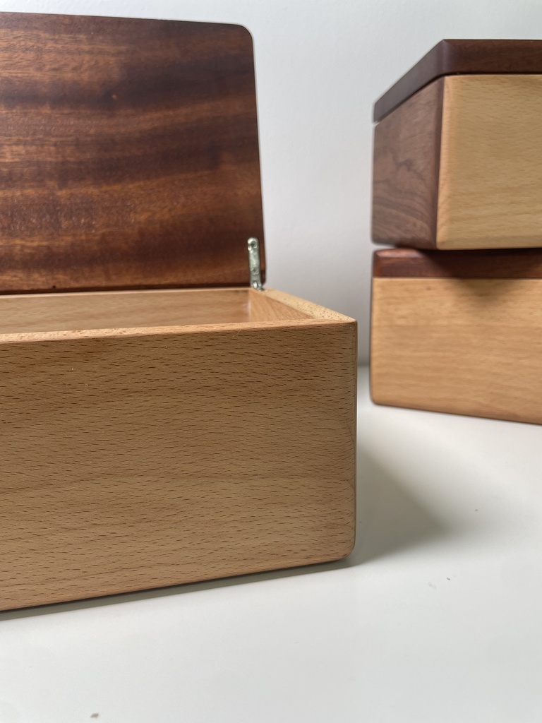 صندوق اكسسوارات